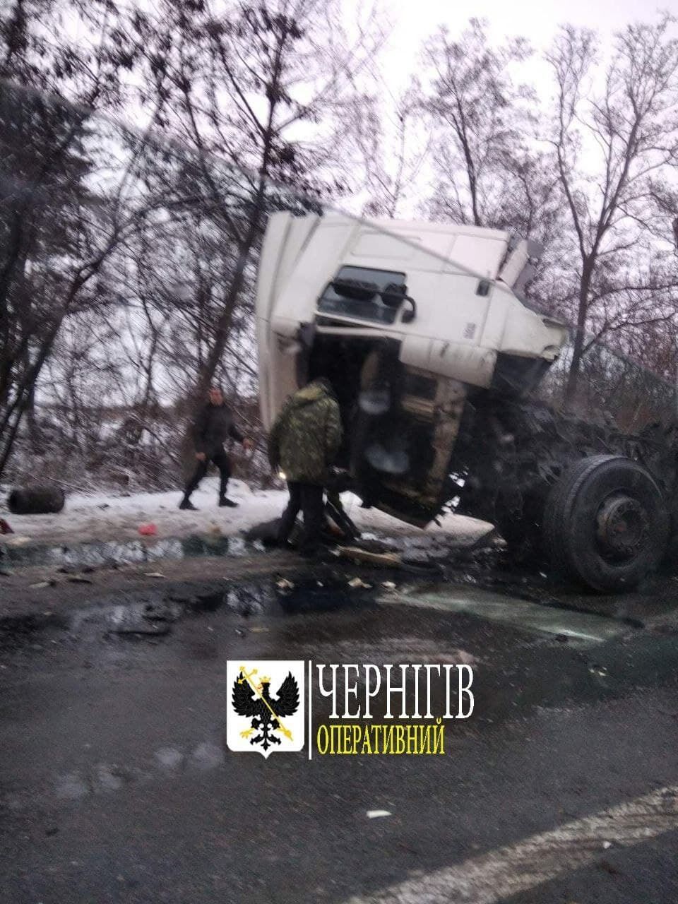 У Чернігівській області зіткнулися вантажівка та маршрутка, загинуло 11 людей. Фото